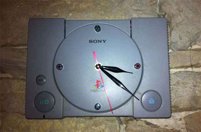 DIY - Transformer une Playstation 1 en horloge geek