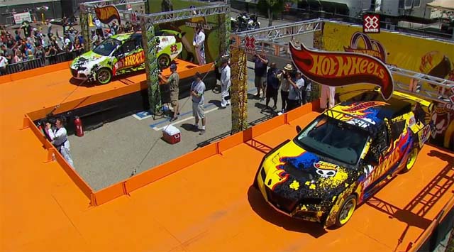 Un double looping Hot Wheels au X-Games de Los Angeles