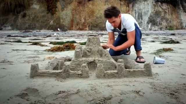 Freddie Wong | Sandcastle Sensei (Samsung Galaxy S3)