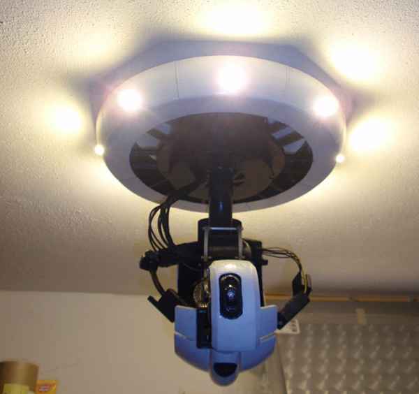 portal-glados-arm-lamp-2