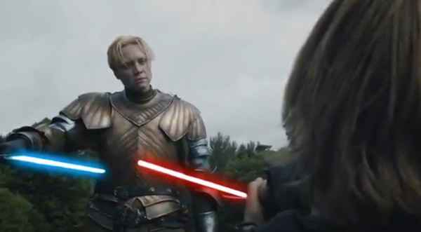 Game Of Thrones : Jaime Lannister Vs Brienne De Tarth au sabre laser