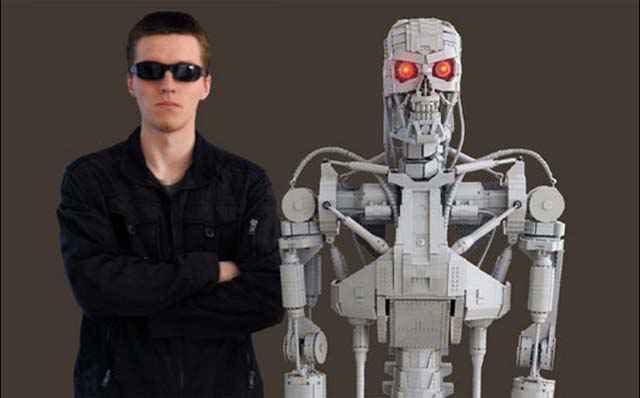 Un Terminator T800 grandeur nature intégralement réalisé en LEGO