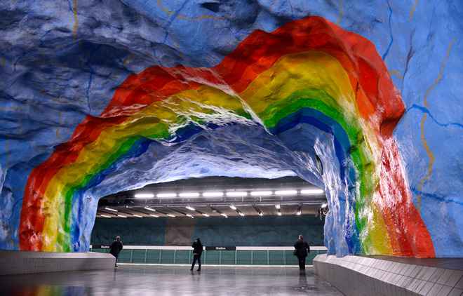 impressive-metro-subway-underground-stations-101__880-660x422