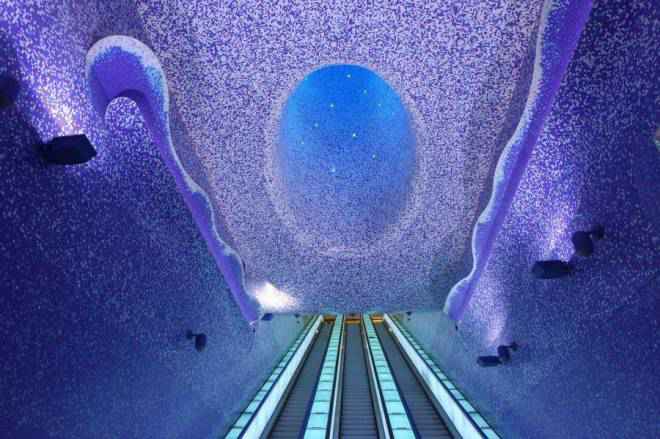 impressive-metro-subway-underground-stations-30-660x439