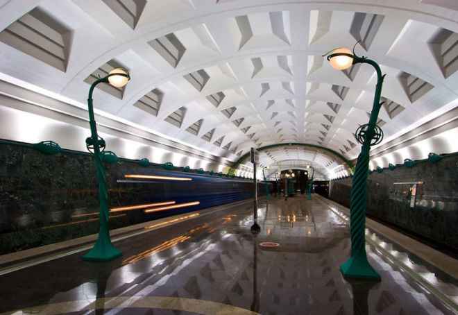 impressive-metro-subway-underground-stations-42__880-660x454