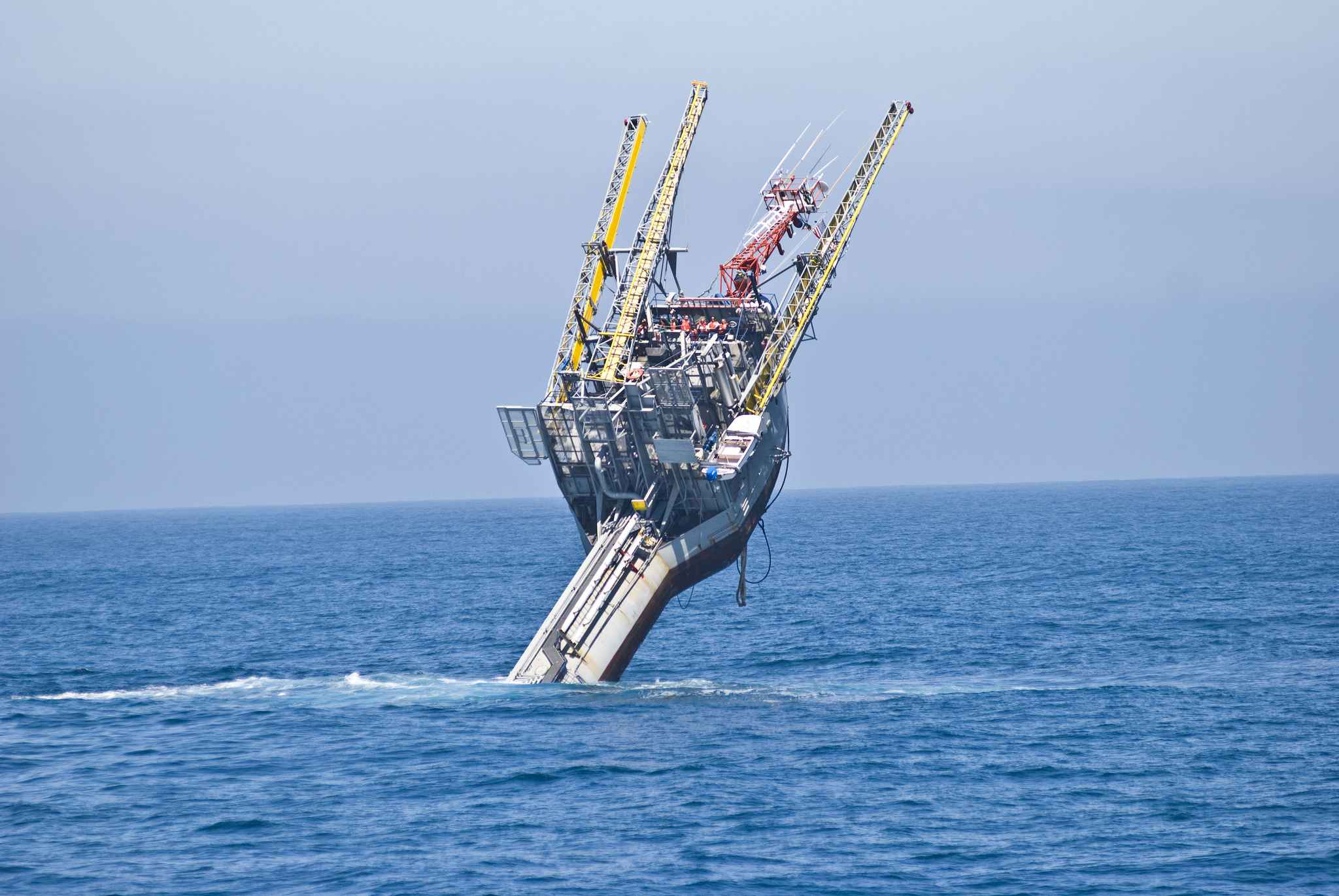 FLIP, la bateau de recherche qui pivote à la vertical
