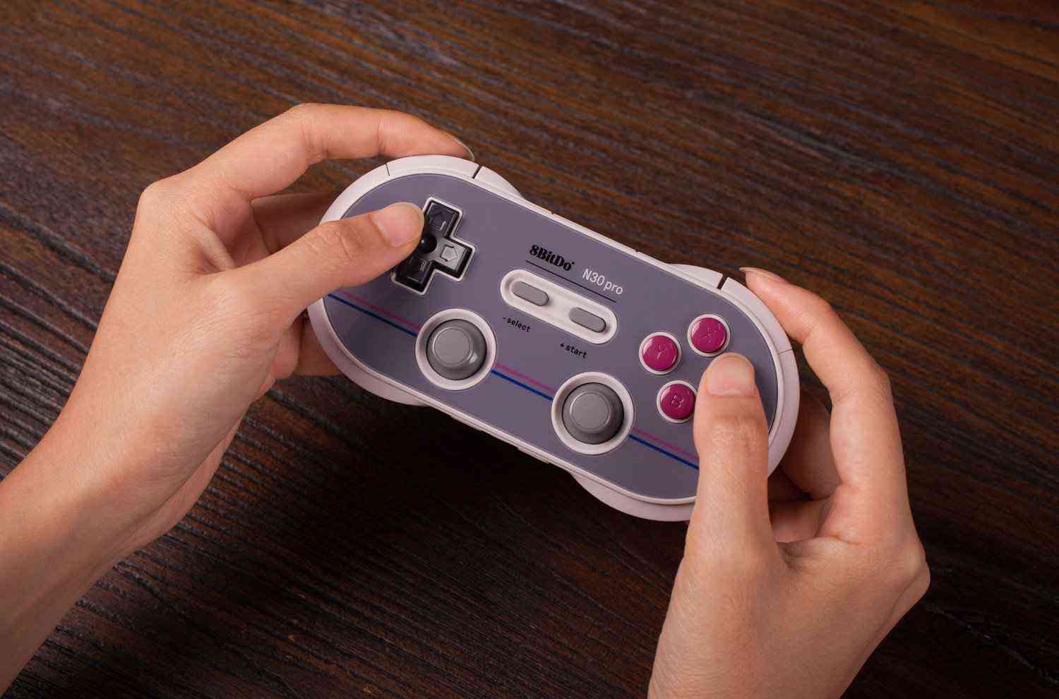 Boum 8bitdo Annonce Ses Nouvelles Manettes A L