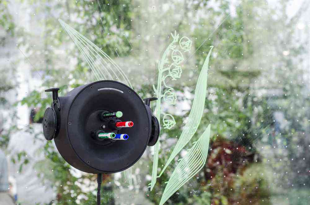 SCRIBIT, le robot autonome qui dessine sur les murs