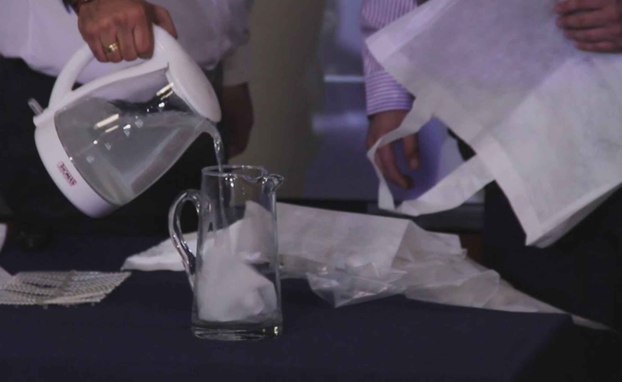 Solubag : Ce sac se désintègre complètement en moins de 5 minutes au contact de l'eau