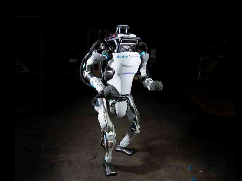 Le robot Atlas de Boston Dynamics est maintenant capable de faire du parkour.