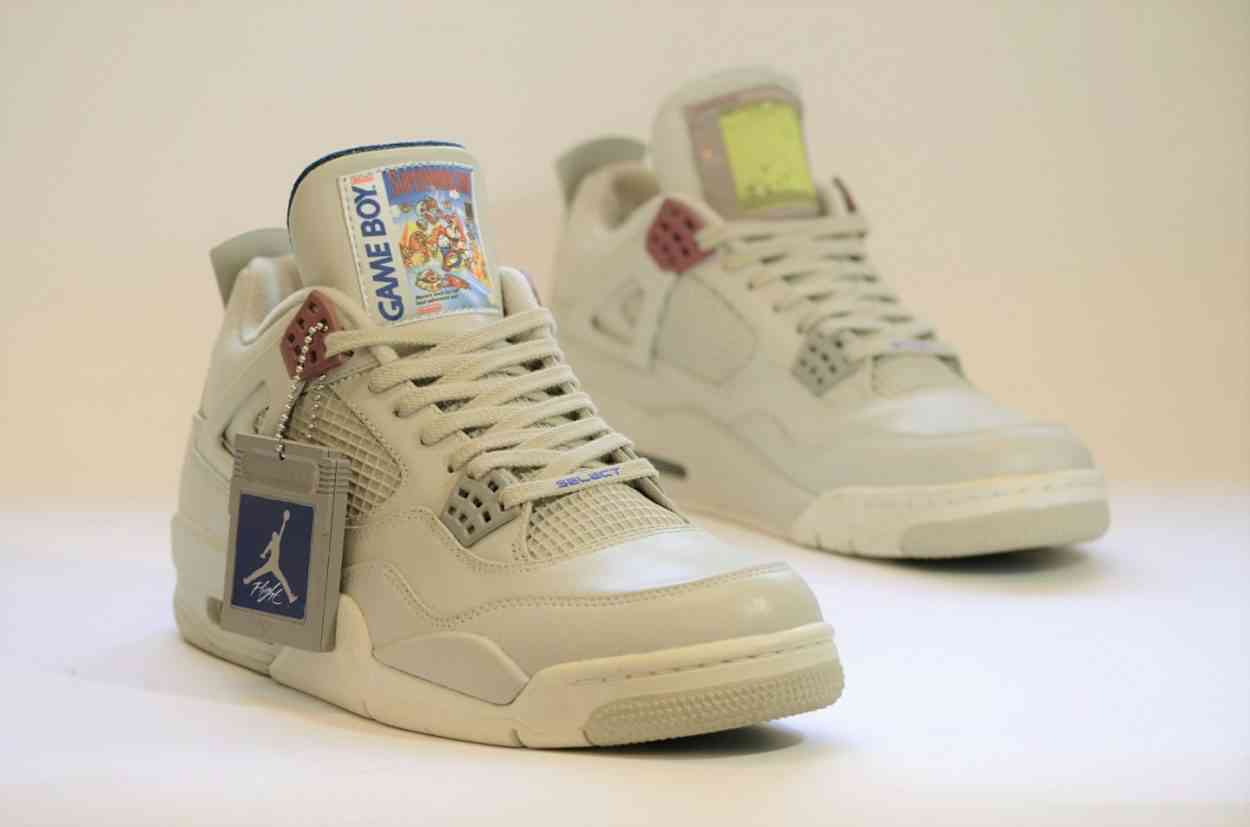 Des sneakers Air Jordan IV aux couleurs de la GameBoy de Nintendo