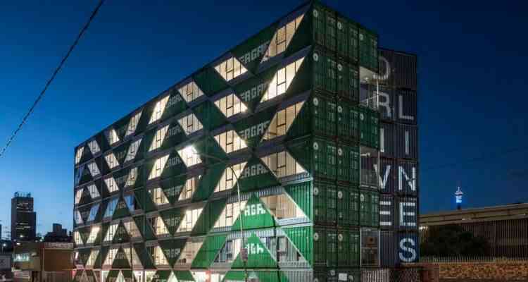 Immobilier : 140 containers pour un immeuble de 6 étages ! | NeozOne