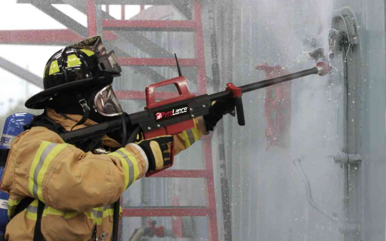 Pyrolance, un système d'extinction d'incendie par perforation qui permet d’attaquer le feu de l’extérieur