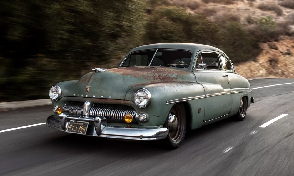Une entreprise transforme un coupé Mercury de 1949 en voiture électrique