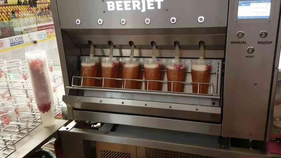 Beerjet, la machine qui sert les bières en série