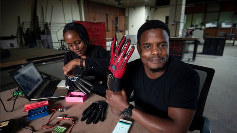 Des gants qui convertissent le langage des signes en discours audio