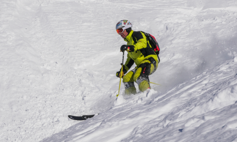 Ski-Mojo un exosquelette qui protège les genoux des skieurs