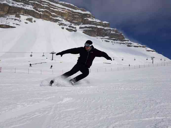 Snowfeet, un nouveau sport de glisse à mi-chemin entre le roller et le ski 