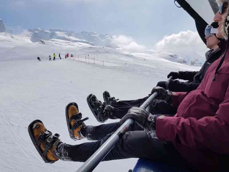 Snowfeet, un nouveau sport de glisse à mi-chemin entre le roller et le ski 