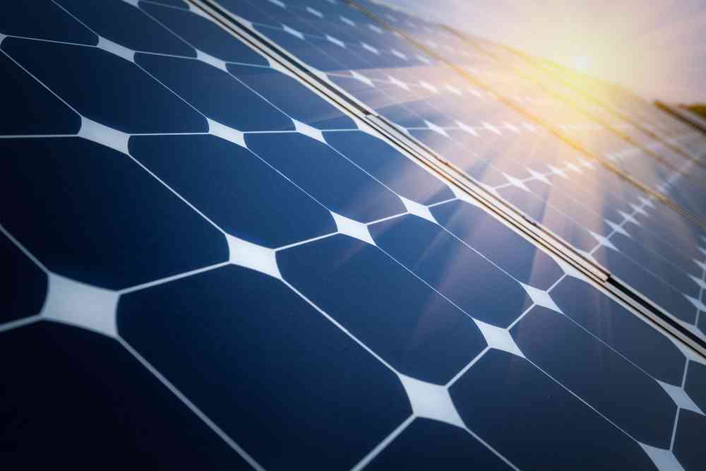 Un panneau solaire qui produit de l'hydrogène à partir de la vapeur d'eau présente dans l'air
