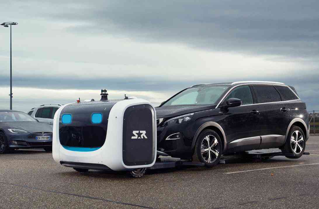 L’aéroport Lyon-Saint Exupéry s'équipe de robot-voiturier « Stan » pour son parking