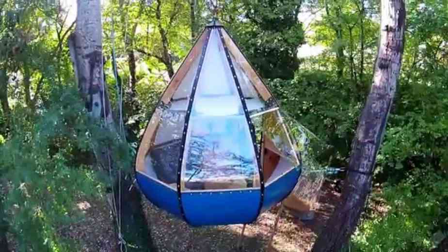 Camp De La Goutte D Eau Ce camping canadien propose de dormir dans une tente en forme de goutte