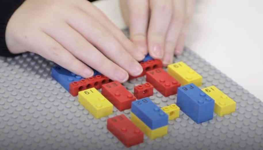 LEGO dévoile une boite de briques en braille pour faciliter son apprentissage 