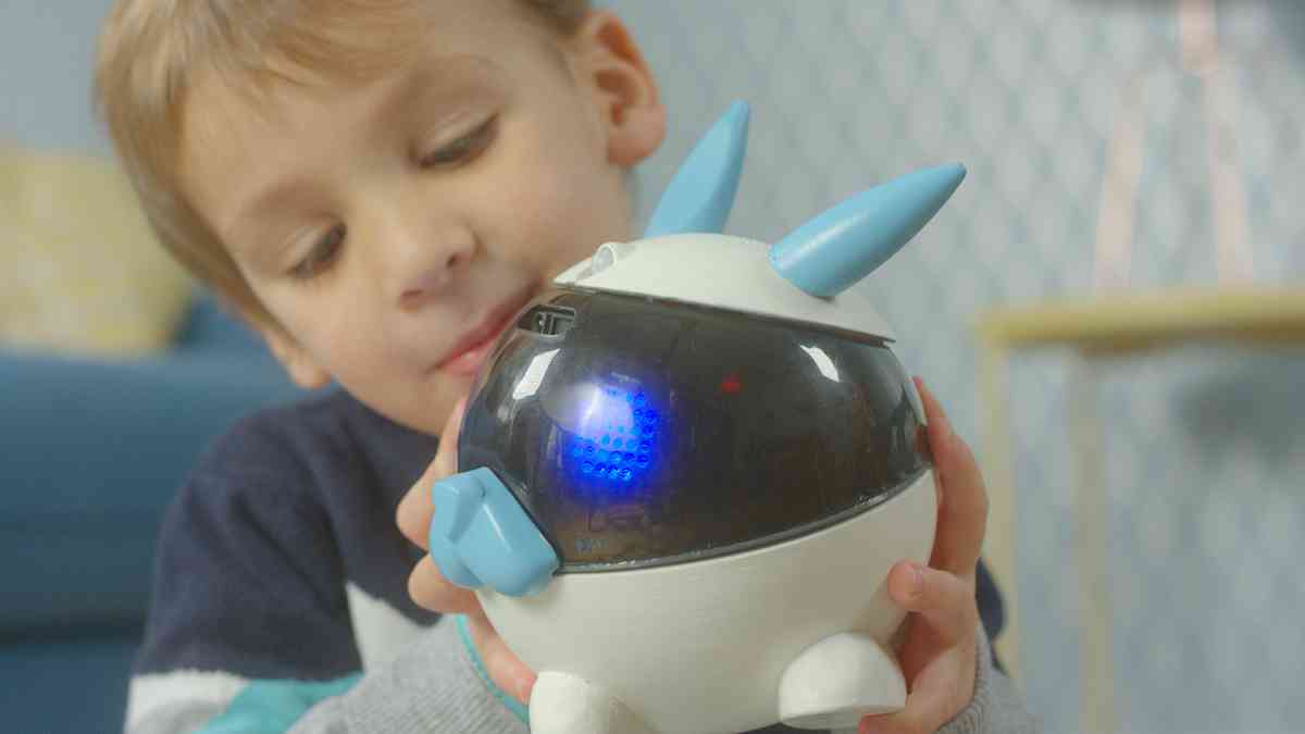 Winky, le petit robot éducateur pour Initier les enfants à la robotique et à la programmation