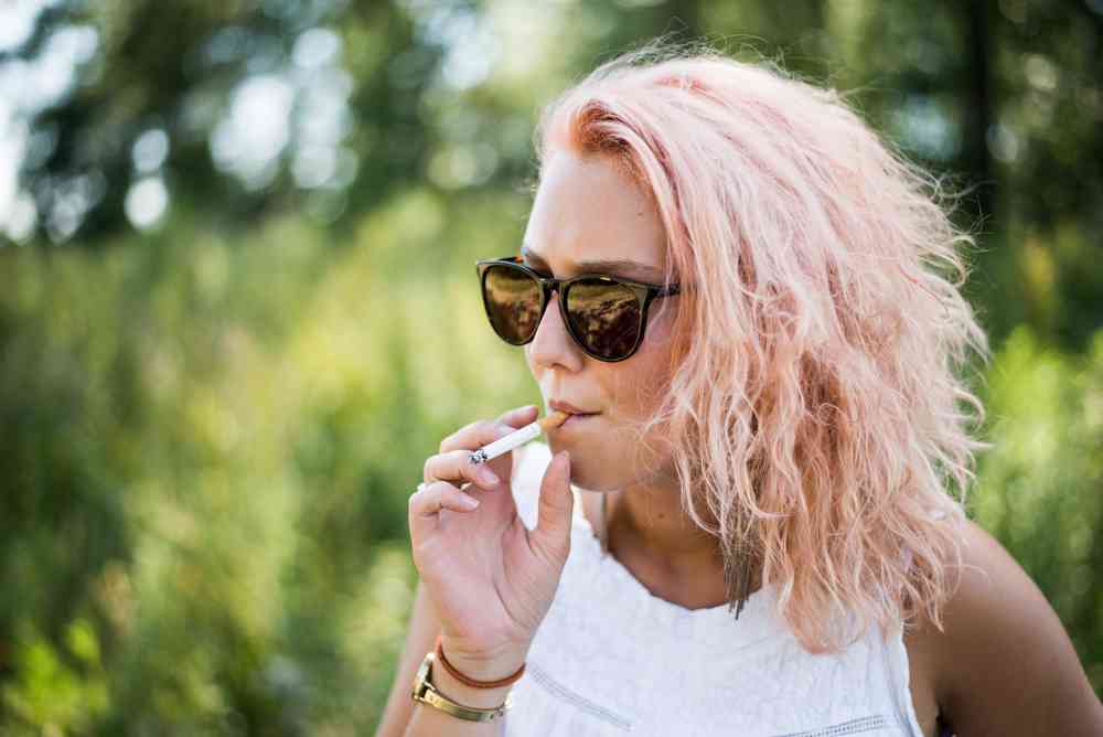 Paris : La cigarette est désormais interdite dans 52 parcs et jardins publics