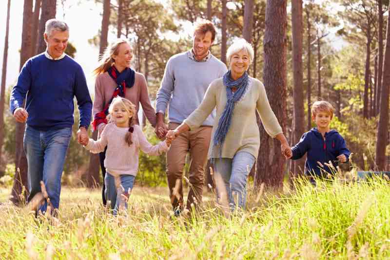 D'après une étude très sérieuse, les grands-parents qui gardent leurs petits-enfants vivent plus longtemps 