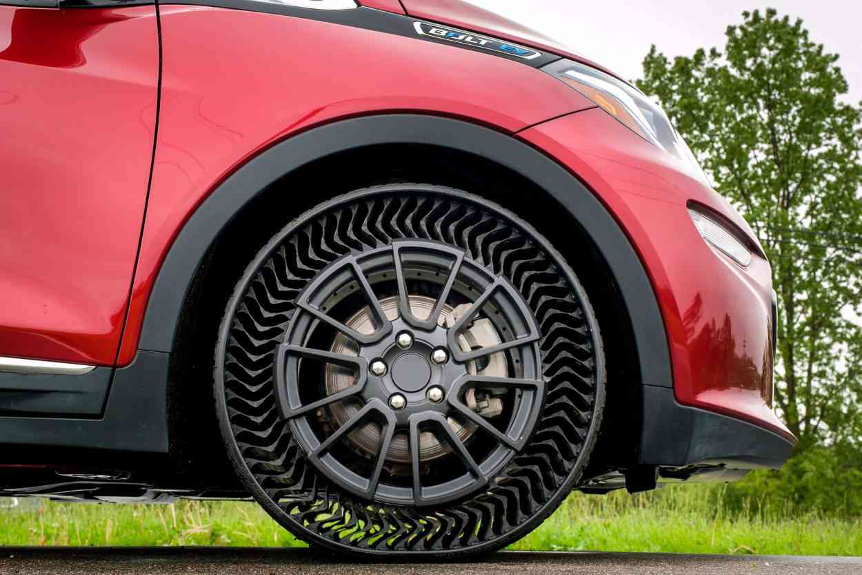 Uptis : Michelin invente le pneu sans air comprimé et increvable