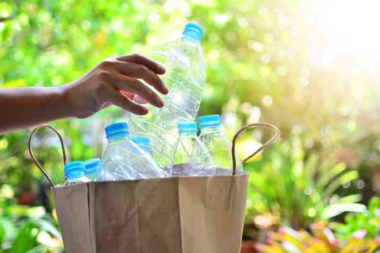 La secrétaire d’État à l’Écologie Brune Poirson souhaite relancer la consigne des bouteilles en plastiques