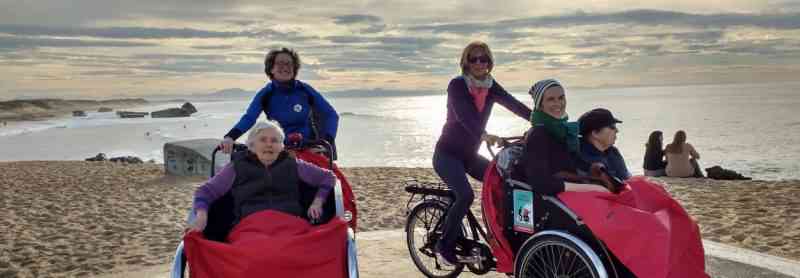 Cette association propose de balader bénévolement des personnes âgées à vélo triporteur 