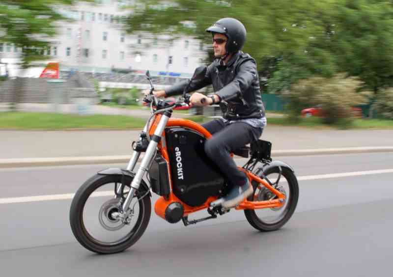 eRockit, l'étonnante moto électrique avec des pédales...