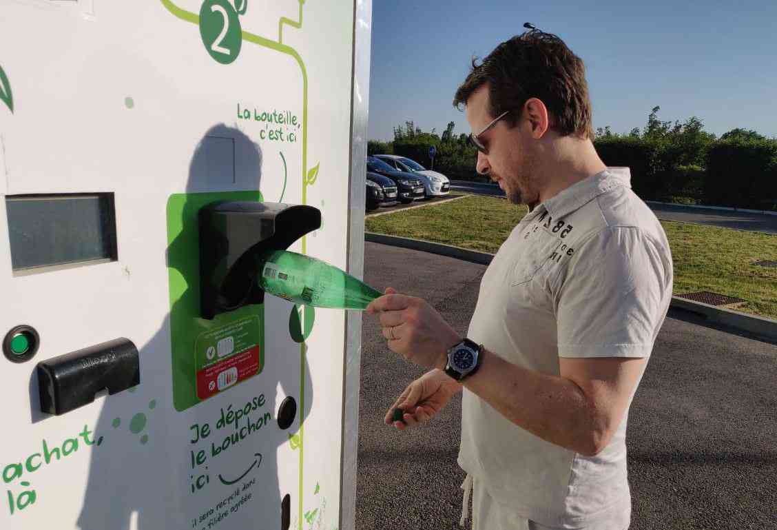 La secrétaire d’État à l’Écologie Brune Poirson souhaite relancer la consigne des bouteilles en plastiques
