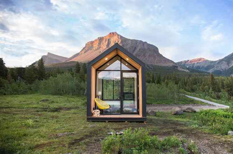 Mono, une mini maison à énergie solaire et en préfabriqué qui se monte en seulement 4 heures