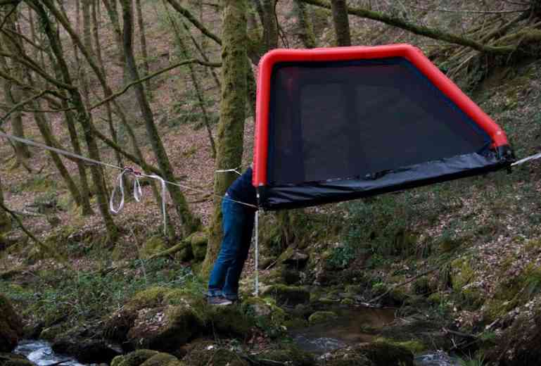 Cabaniste, une cabane gonflable qui s'installe vraiment de partout