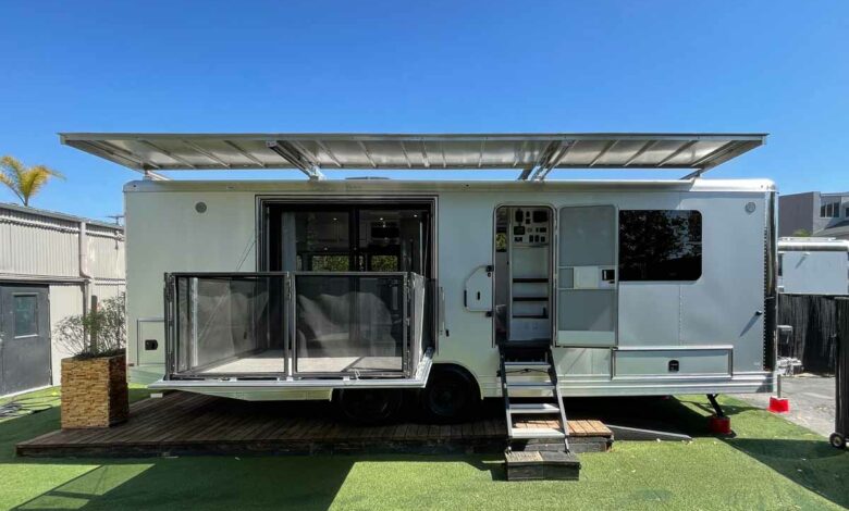 Une caravane luxueuse impressionnante.