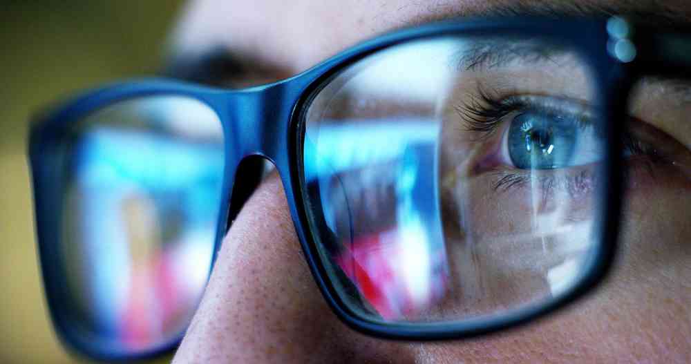 3 applications anti lumière bleue à installer sur son téléphone pour protéger ses yeux