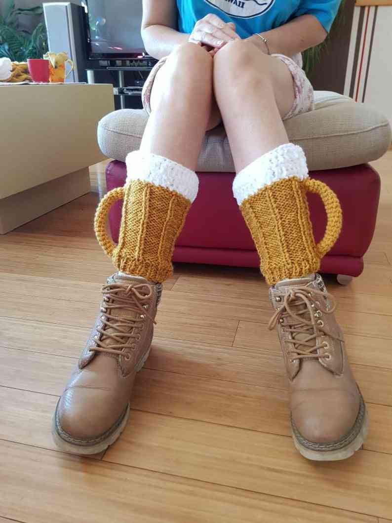 Arrêtez tout ! Voici les chaussettes en forme de chopes de bière