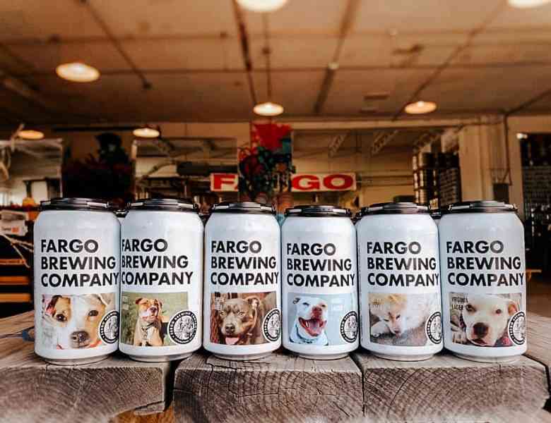 La marque de bière Fargo soutient un refuge en affichant un visuel des chiens et chats à adopter sur leurs canettes