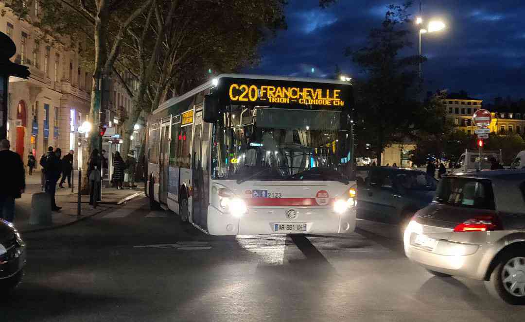 Lyon : les bus proposent désormais l'arrêt à la demande après 22 heures sur toutes les lignes