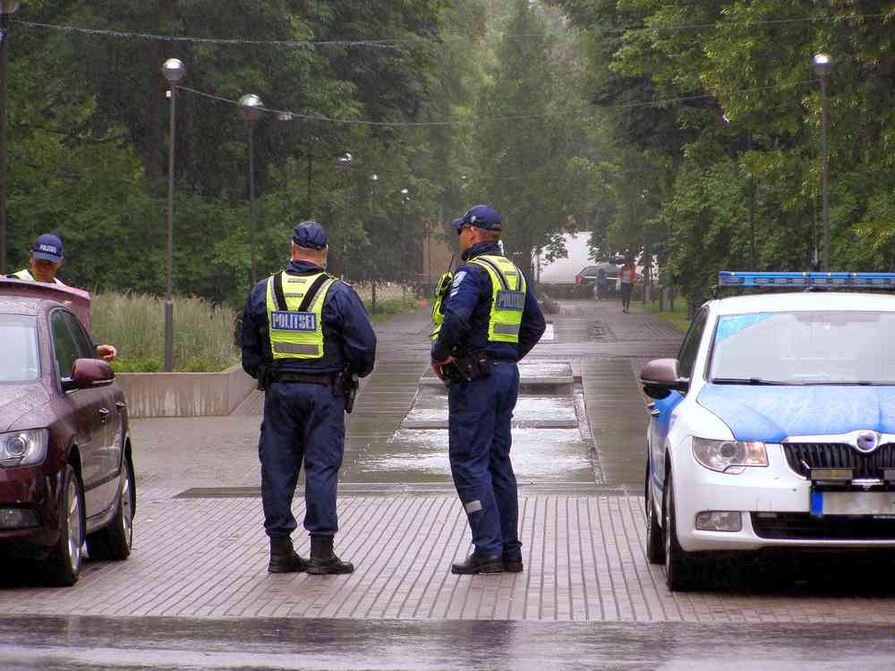 Estonie : en cas d'excès de vitesse, le conducteur peut soit payer une amende, soit attendre une heure au bord de la route