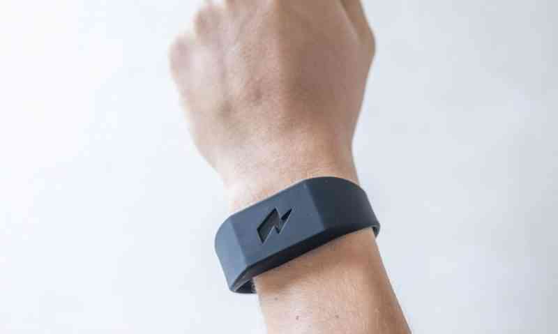 Pavlok Shock, le bracelet qui envoie une décharge électrique pour vaincre vos TOC et addictions