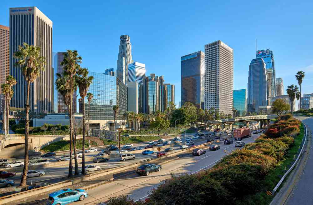 Los Angeles : les déchets plastiques fondus et revalorisés en asphalte pour les routes