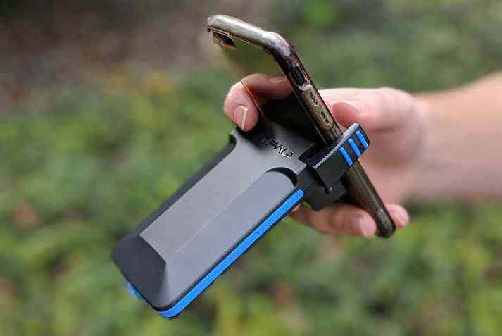 SatPaq : une parabole satellite pour smartphone qui permet d'envoyer des SMS dans les endroits les reculés de la planète