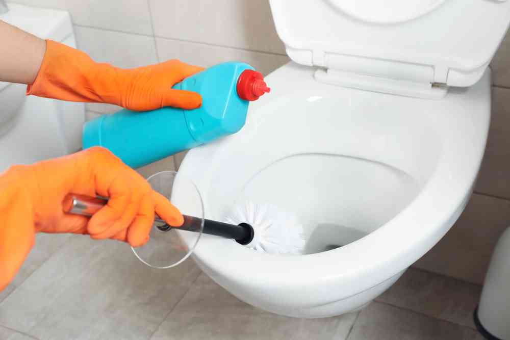 WC : des chercheurs travaillent sur revêtement plus "glissant" et donc beaucoup plus économe en eau