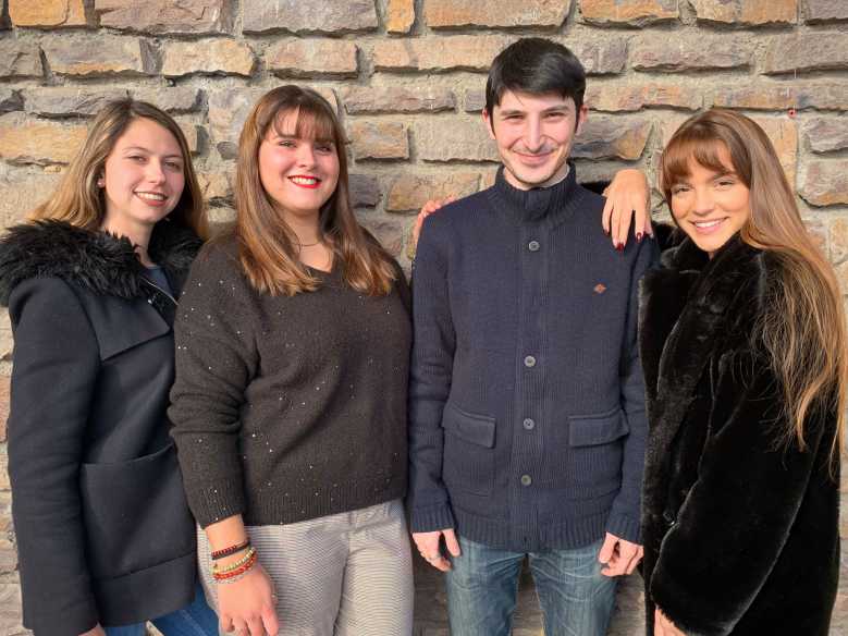 Ils inventent un manuel d'anglais pour les personnes atteintes de Trisomie 21