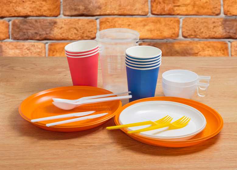 La vaisselle en plastique est interdite à partir du 1er janvier 2020