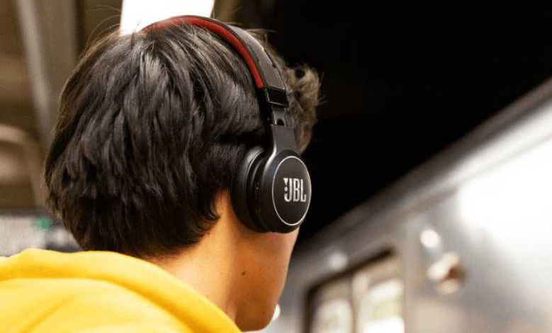 JBL dévoile le Reflect Eternal, un casque audio solaire qui vous assure 168 heures d'autonomie